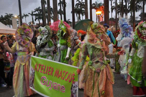 Desfile de carnaval em Cayenne, na Guiana Francesa
